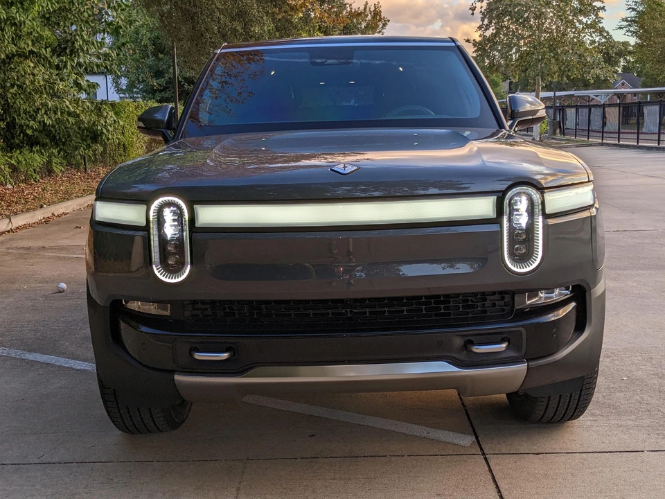 2022 Rivian R1S - Image 7 of 31