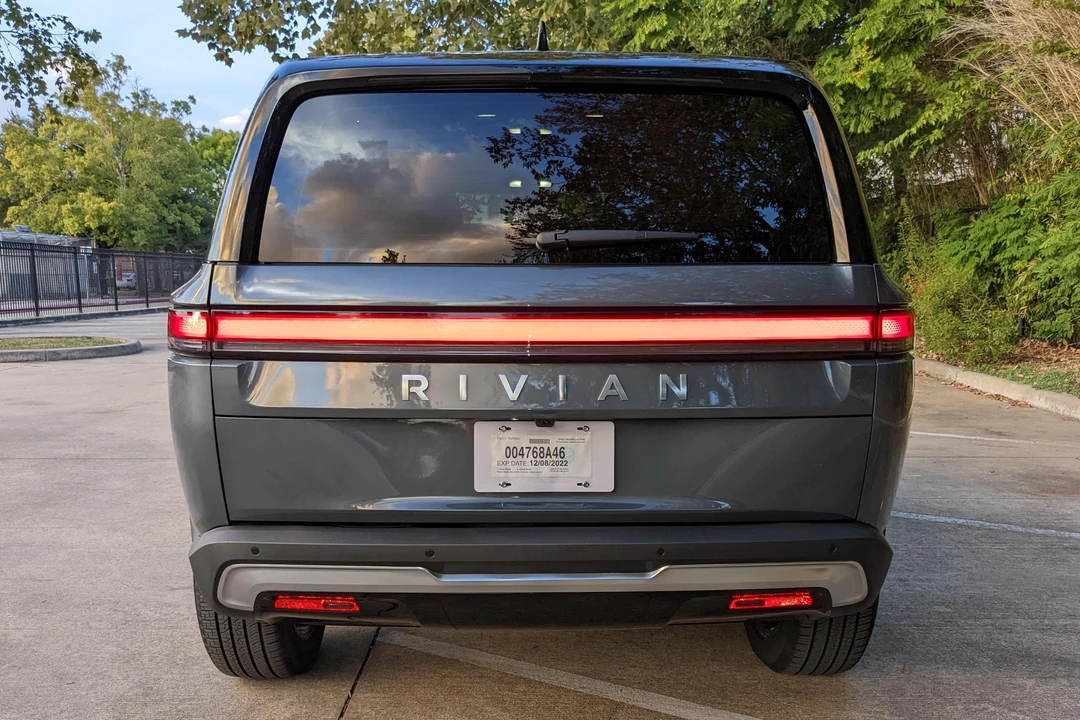 2022 Rivian R1S - Image 5 of 31