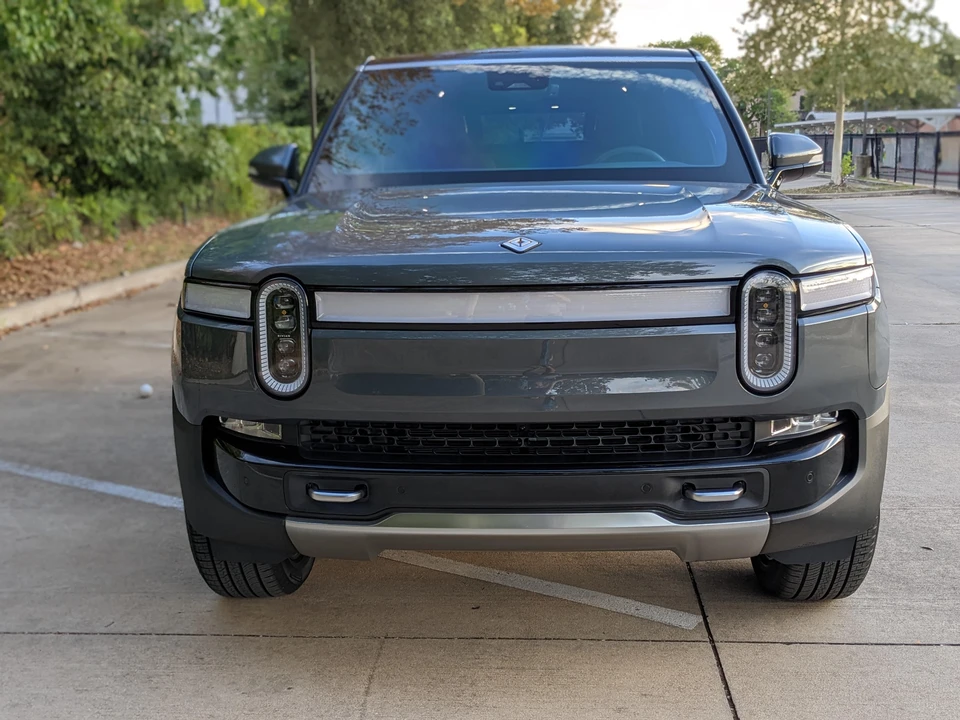 2022 Rivian R1S - Image 8 of 31