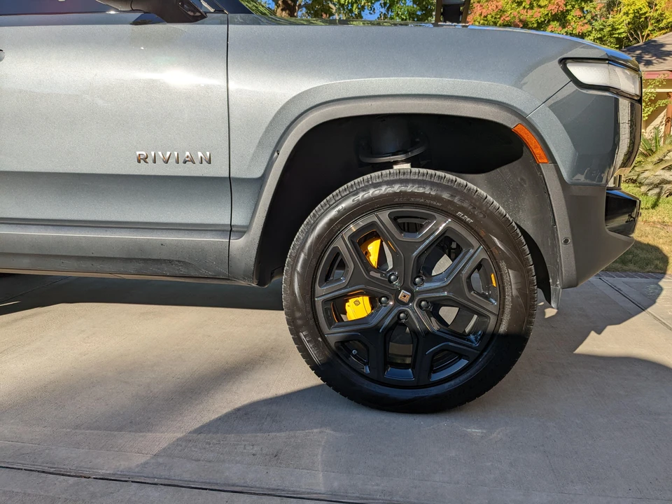 2022 Rivian R1S - Image 31 of 31