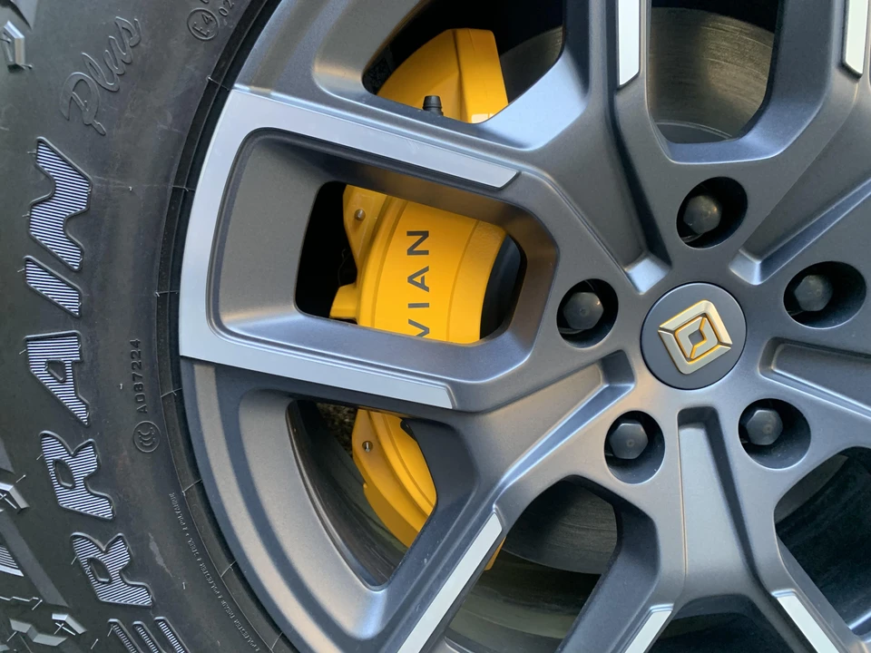 2022 Rivian R1S - Image 25 of 31