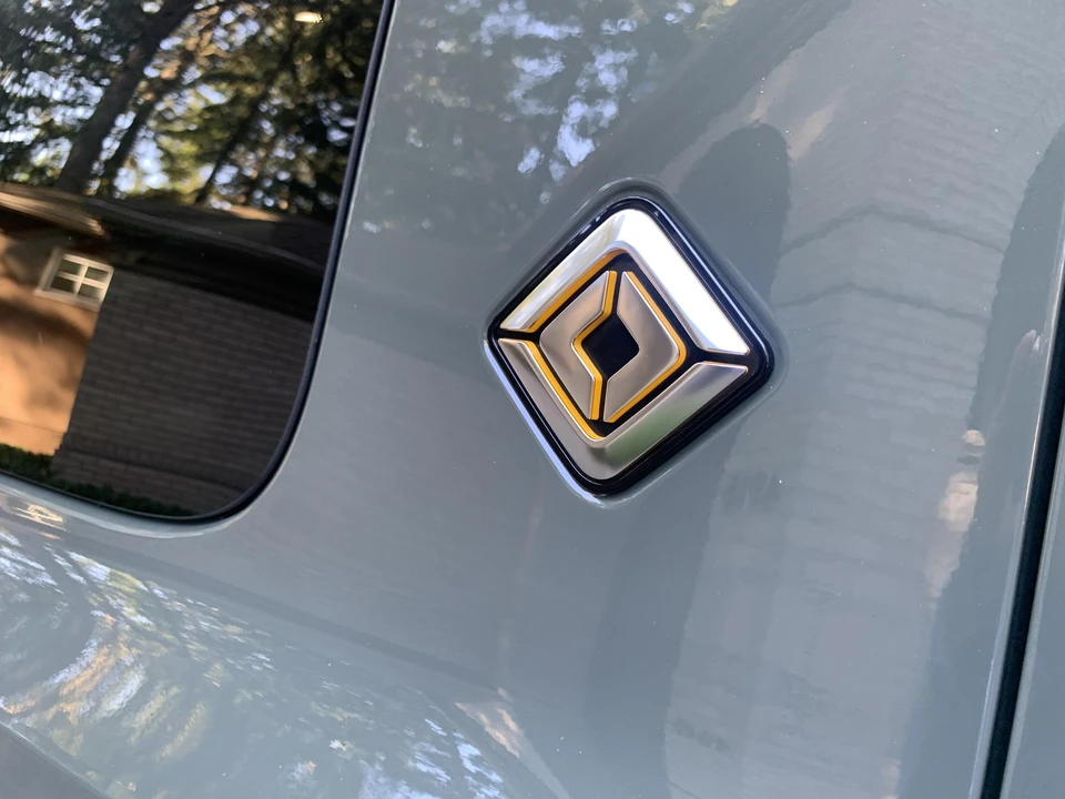 2022 Rivian R1S - Image 17 of 31