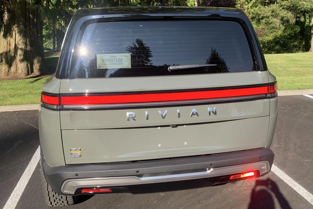 2022 Rivian R1S - Image 5 of 31
