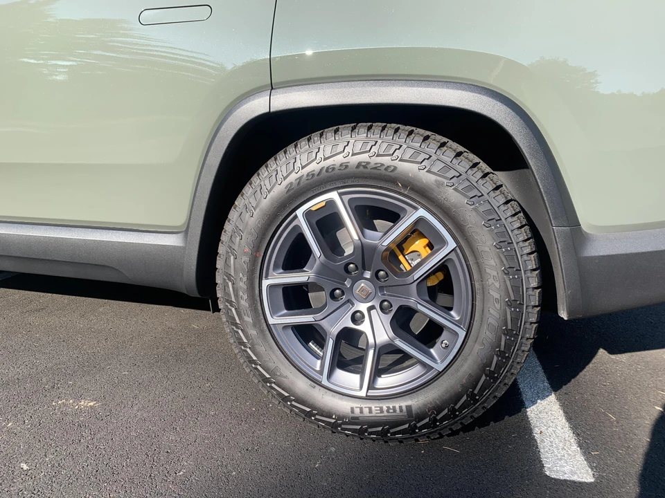 2022 Rivian R1S - Image 21 of 31