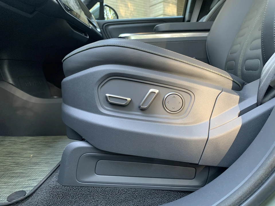 2022 Rivian R1S - Image 31 of 31