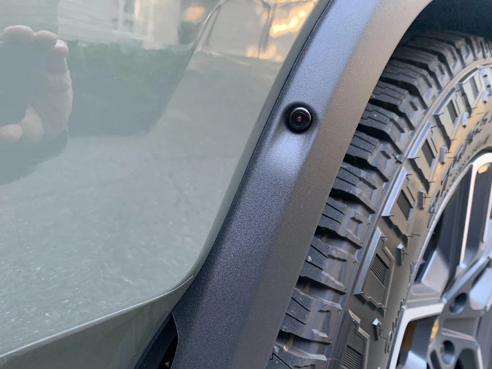 2022 Rivian R1S - Image 19 of 31