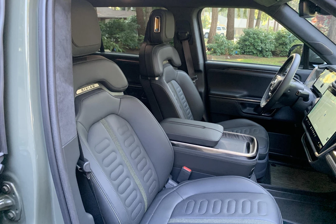 2022 Rivian R1S - Image 27 of 31