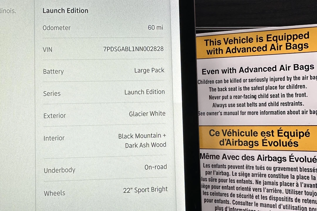 2022 Rivian R1S - Image 30 of 31