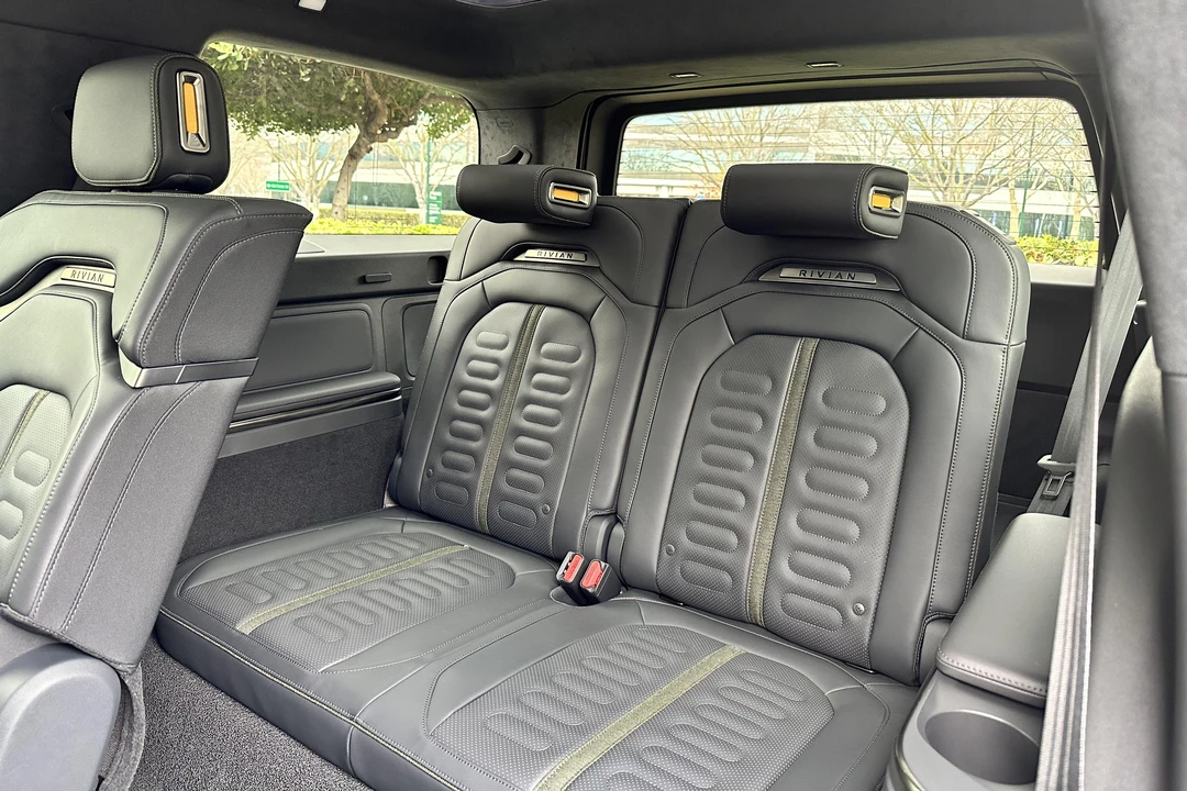 2022 Rivian R1S - Image 29 of 31