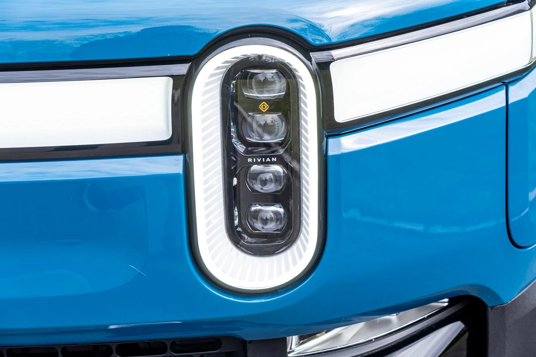 2022 Rivian R1S - Image 14 of 31