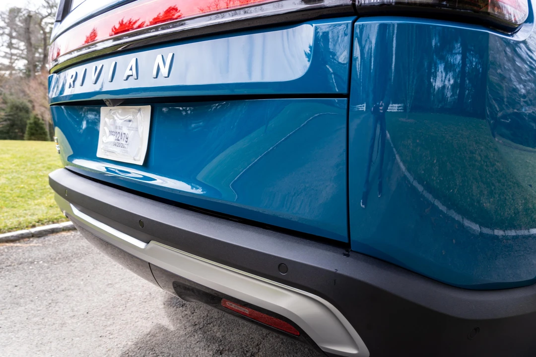 2022 Rivian R1S - Image 28 of 31