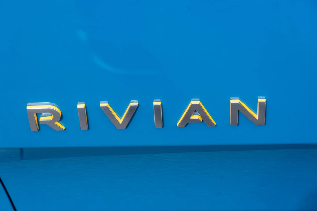 2022 Rivian R1S - Image 19 of 31