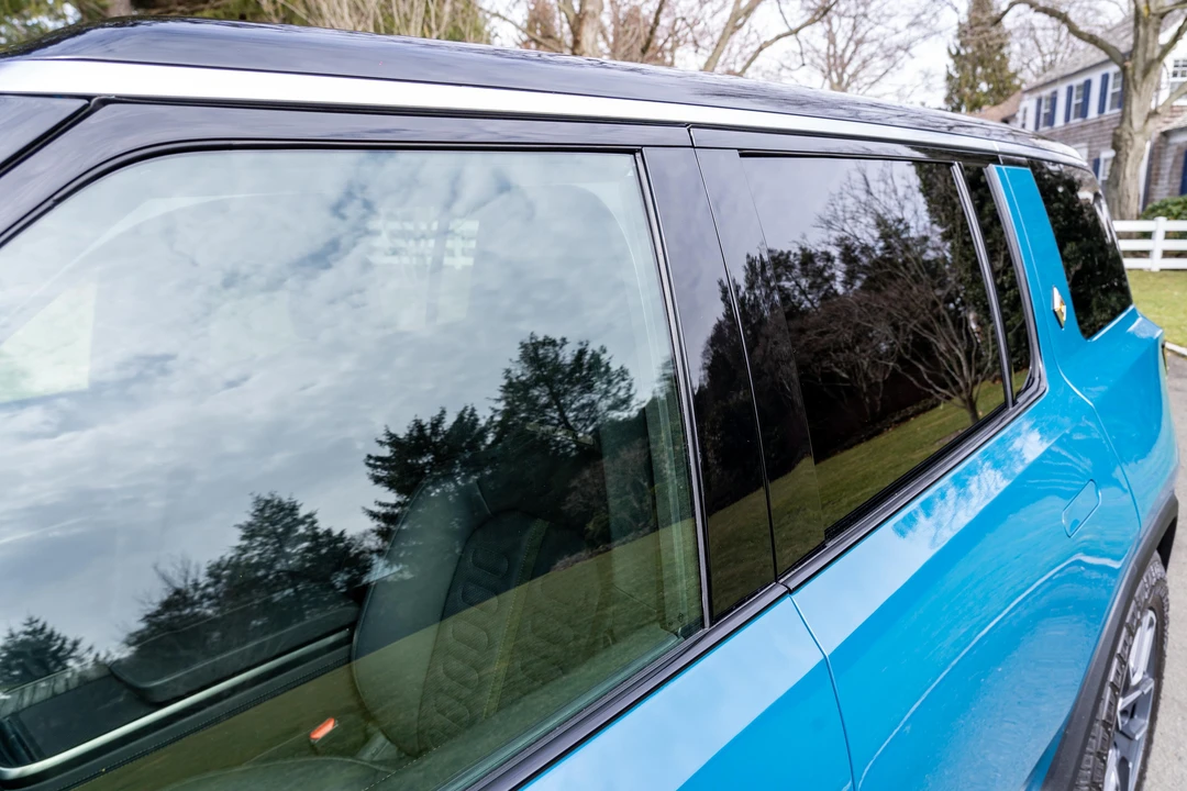 2022 Rivian R1S - Image 20 of 31
