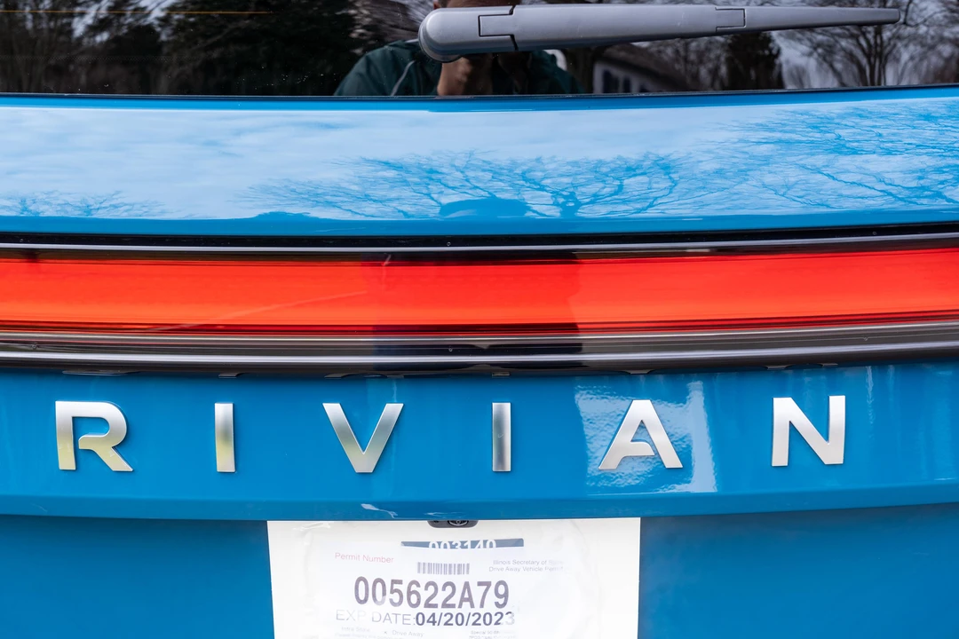 2022 Rivian R1S - Image 27 of 31