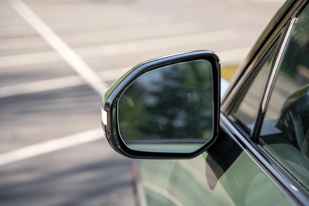 2022 Rivian R1S - Image 28 of 31
