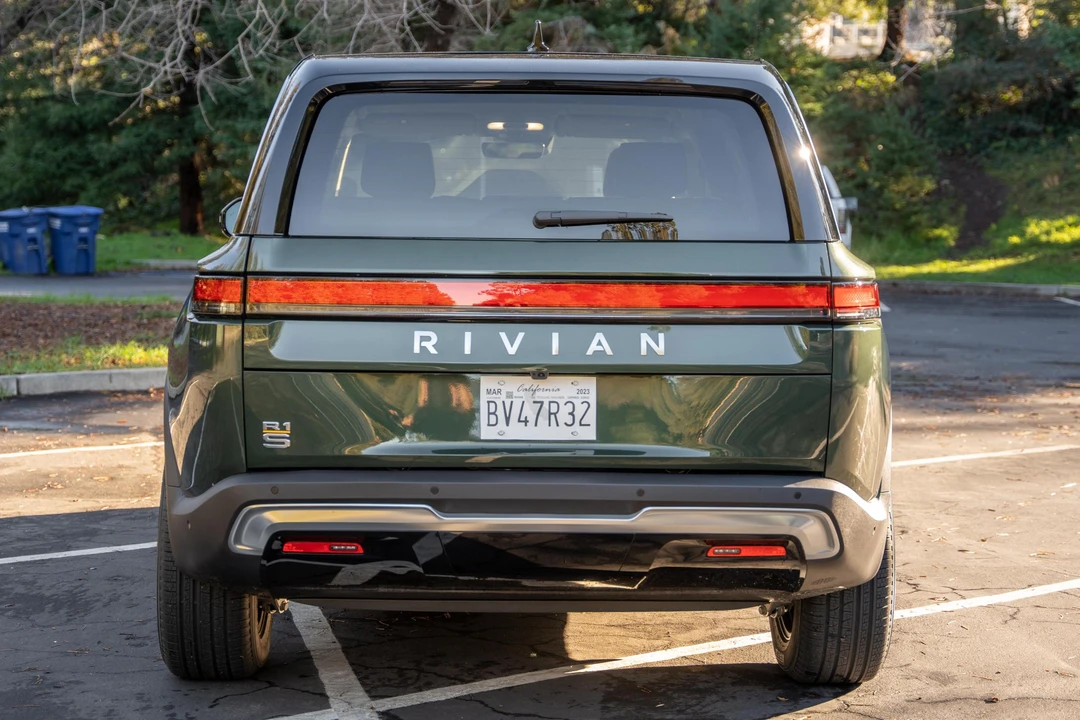 2022 Rivian R1S - Image 5 of 31