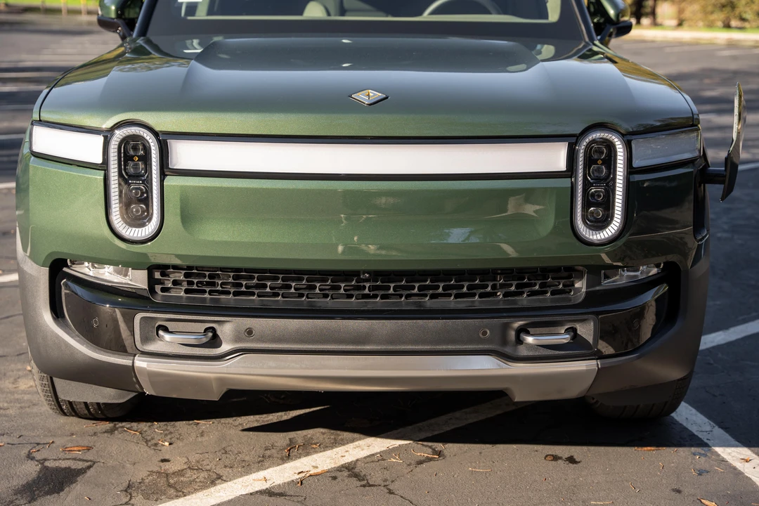 2022 Rivian R1S - Image 16 of 31