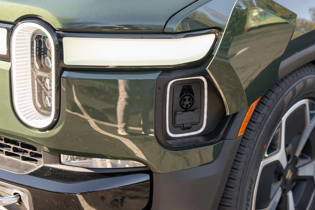 2022 Rivian R1S - Image 21 of 31