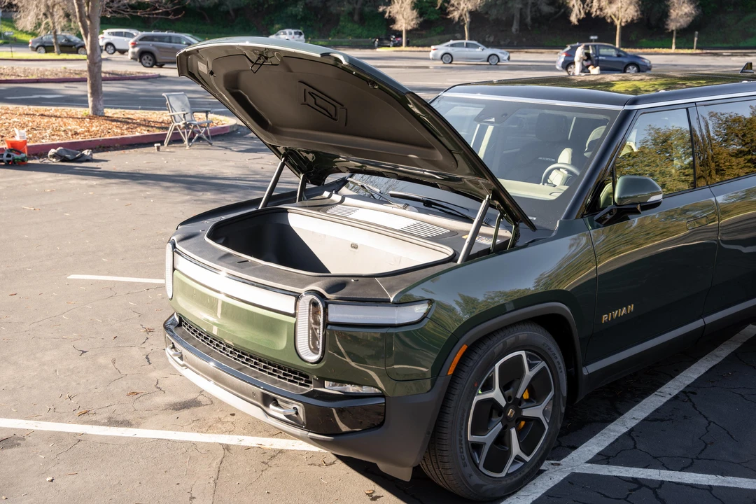 2022 Rivian R1S - Image 23 of 31