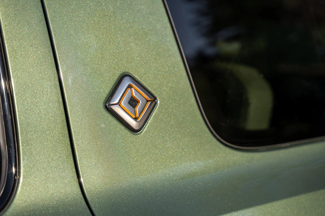 2022 Rivian R1S - Image 29 of 31
