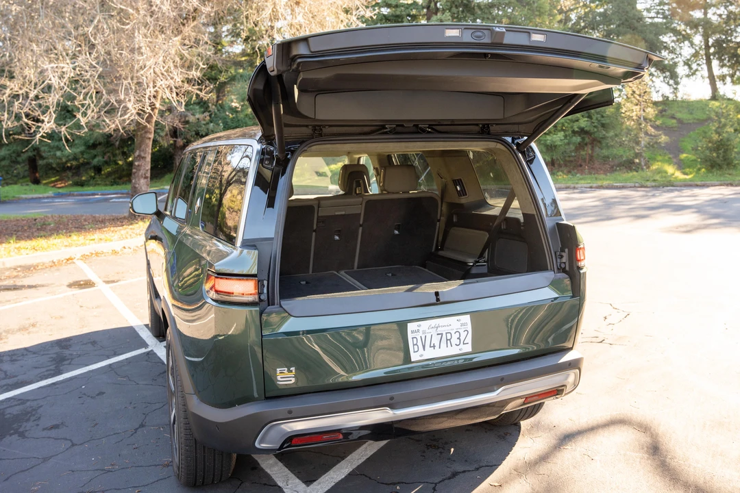 2022 Rivian R1S - Image 10 of 31