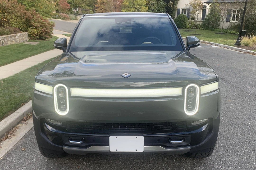 2022 Rivian R1S - Image 2 of 31