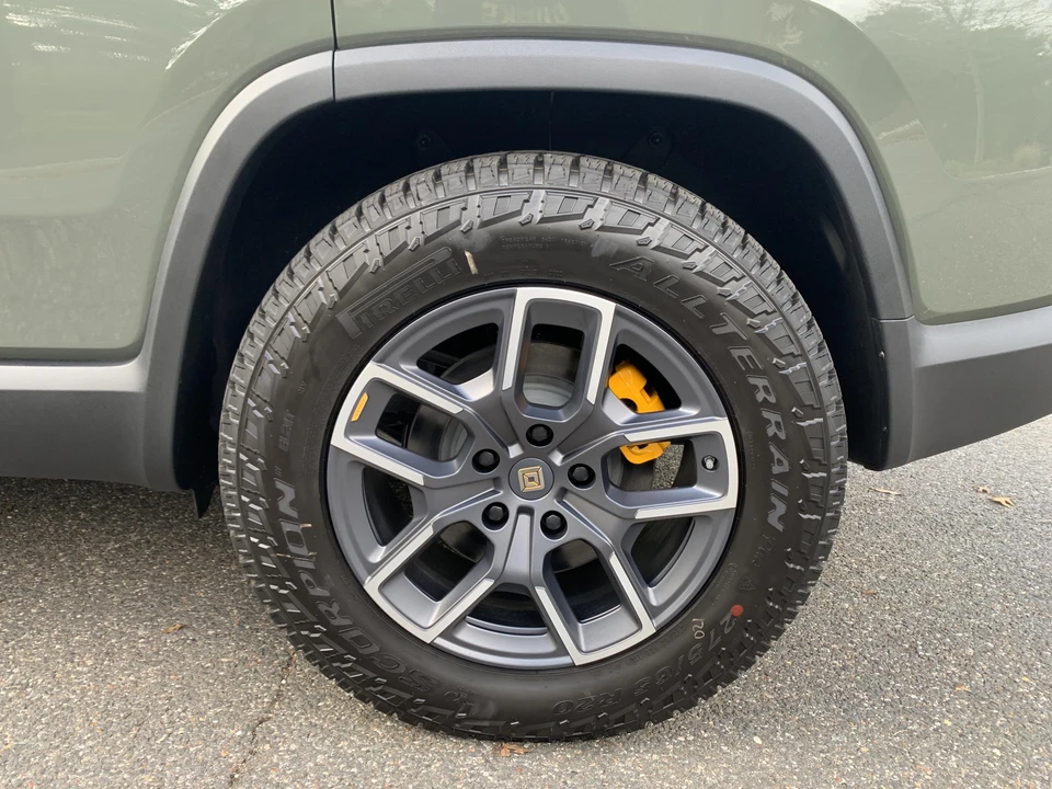 2022 Rivian R1S - Image 30 of 31