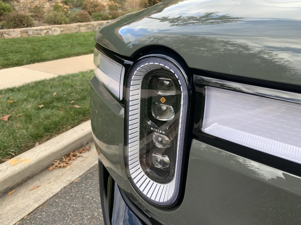 2022 Rivian R1S - Image 11 of 31