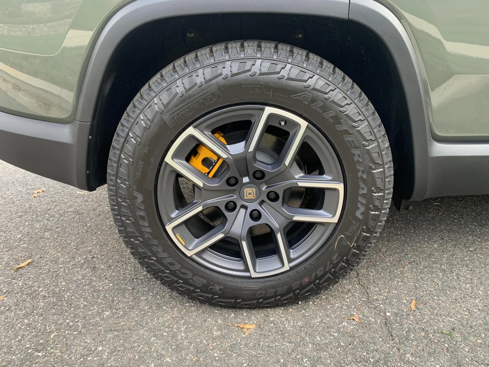 2022 Rivian R1S - Image 31 of 31