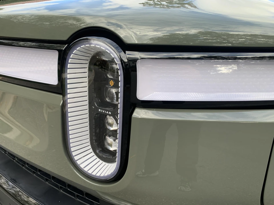 2022 Rivian R1S - Image 13 of 31