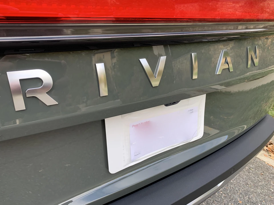 2022 Rivian R1S - Image 19 of 31