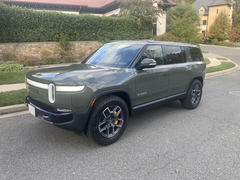 2022 Rivian R1S - Image 6 of 31