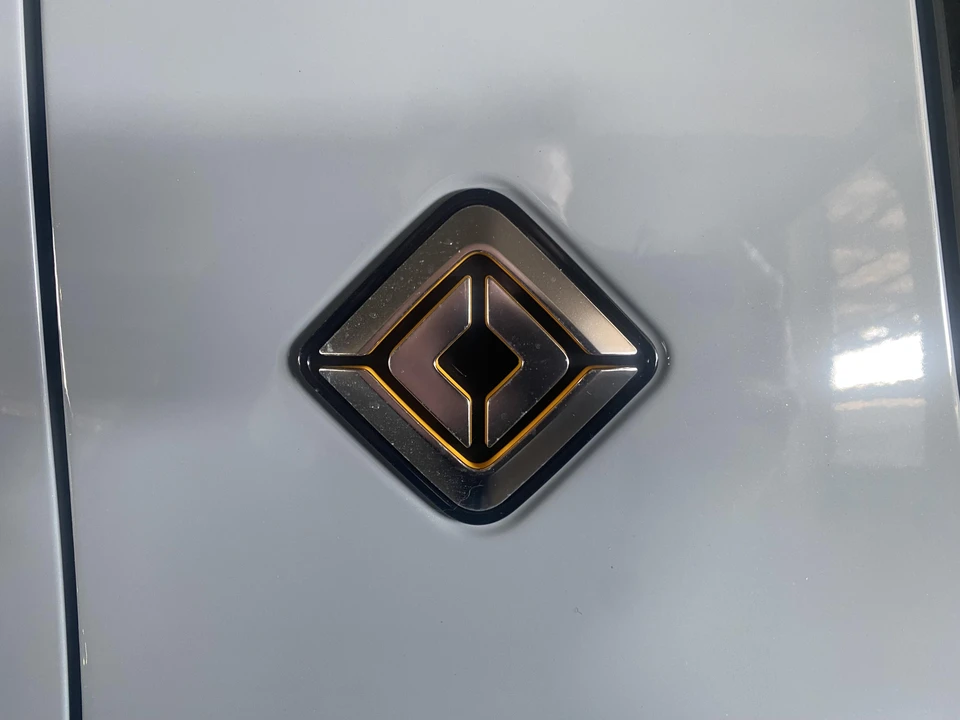 2022 Rivian R1S - Image 19 of 31