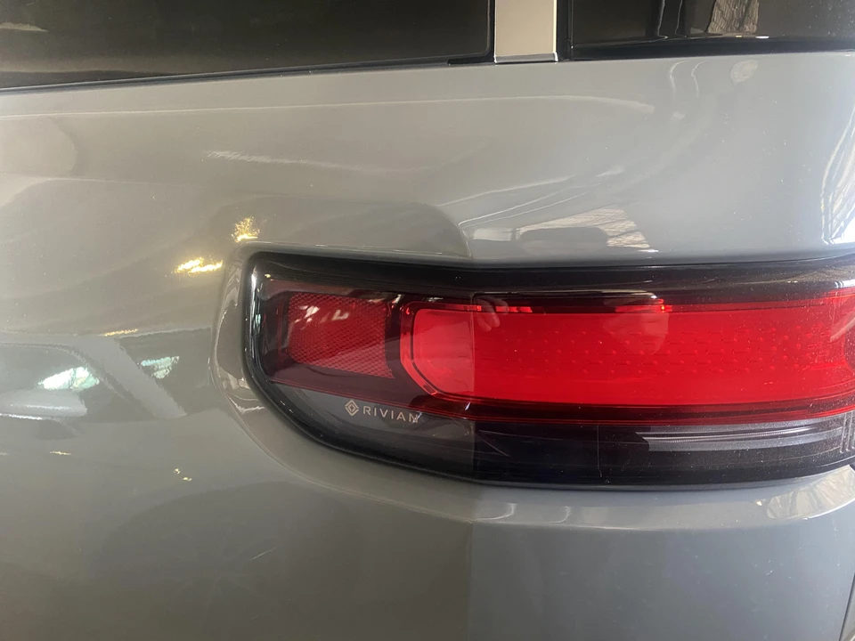 2022 Rivian R1S - Image 20 of 31