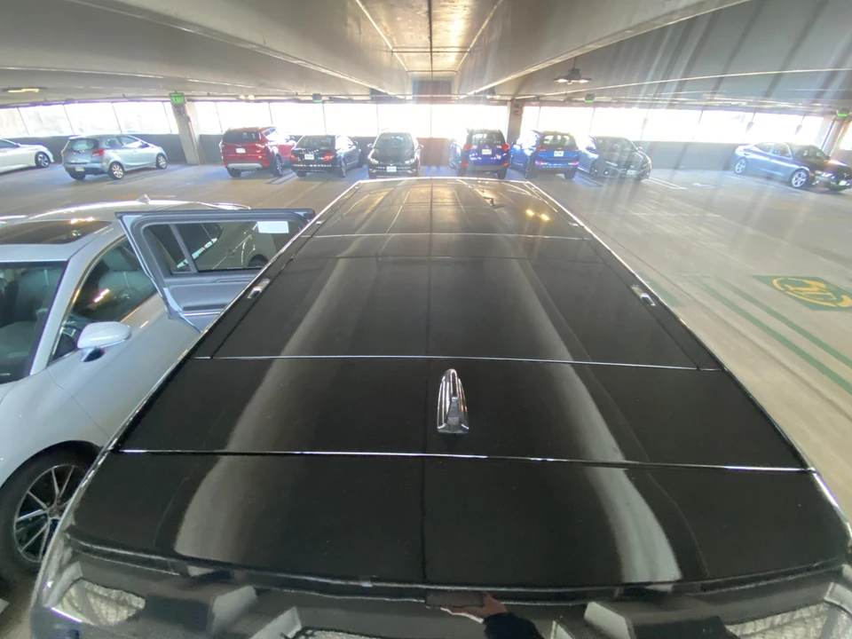 2022 Rivian R1S - Image 21 of 31