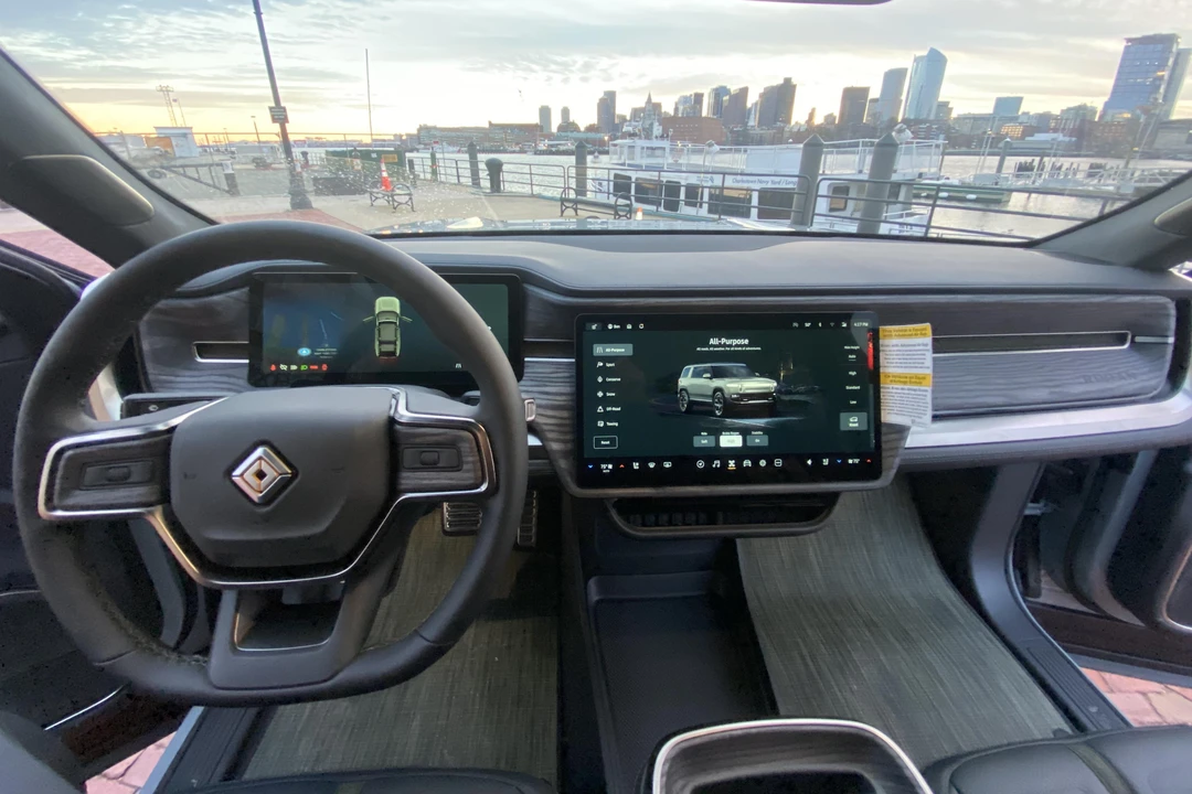 2022 Rivian R1S - Image 26 of 31