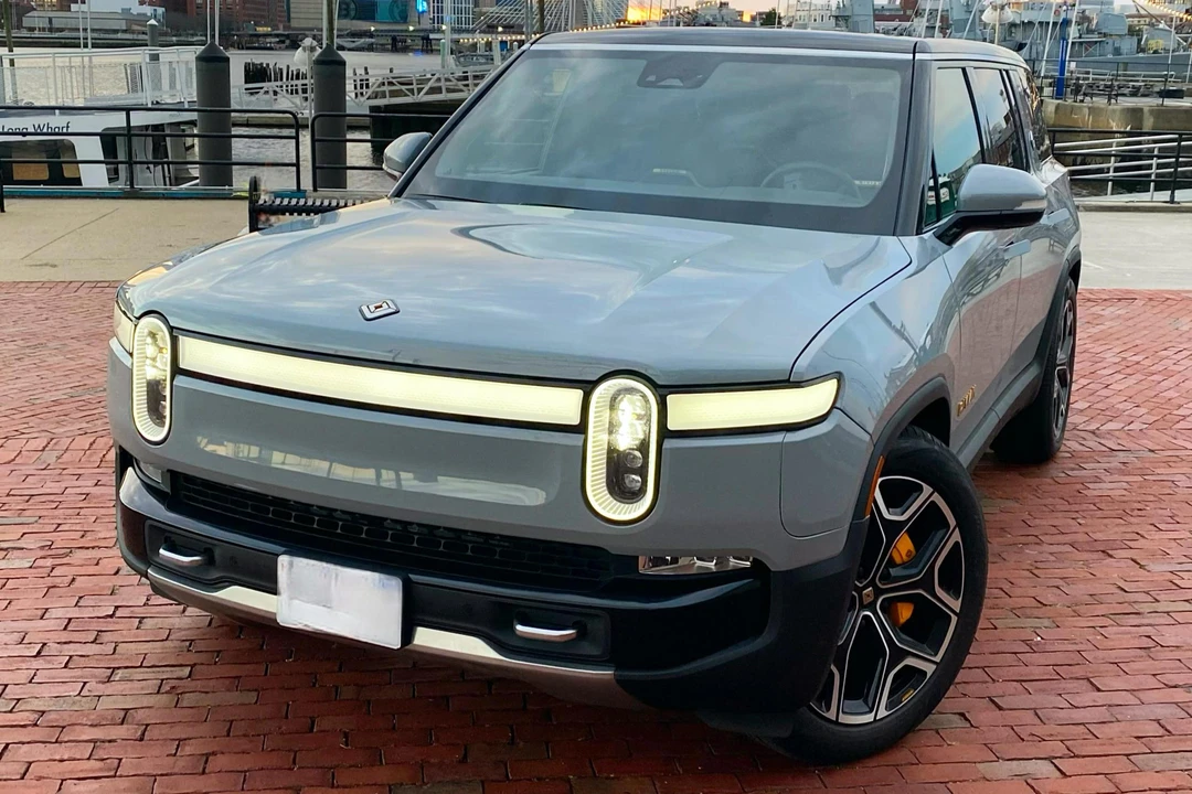 2022 Rivian R1S - Image 6 of 31