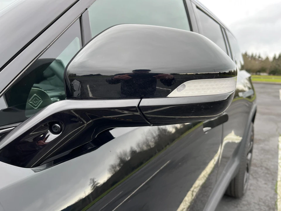 2022 Rivian R1S - Image 20 of 31