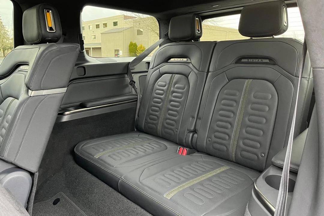 2022 Rivian R1S - Image 30 of 31