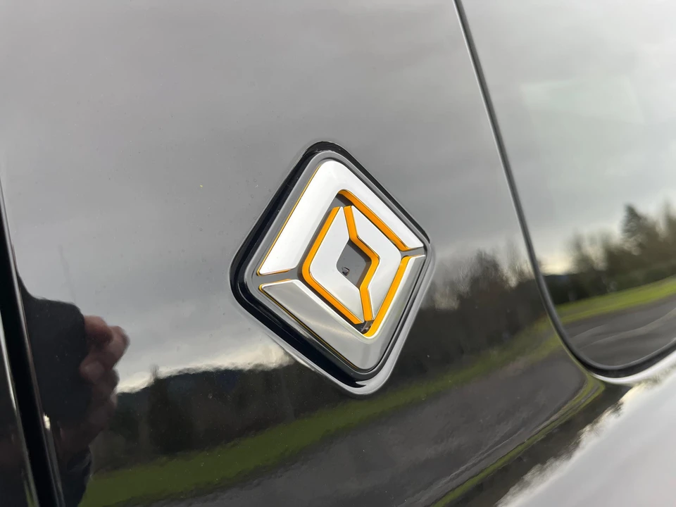 2022 Rivian R1S - Image 21 of 31