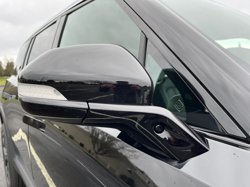 2022 Rivian R1S - Image 23 of 31