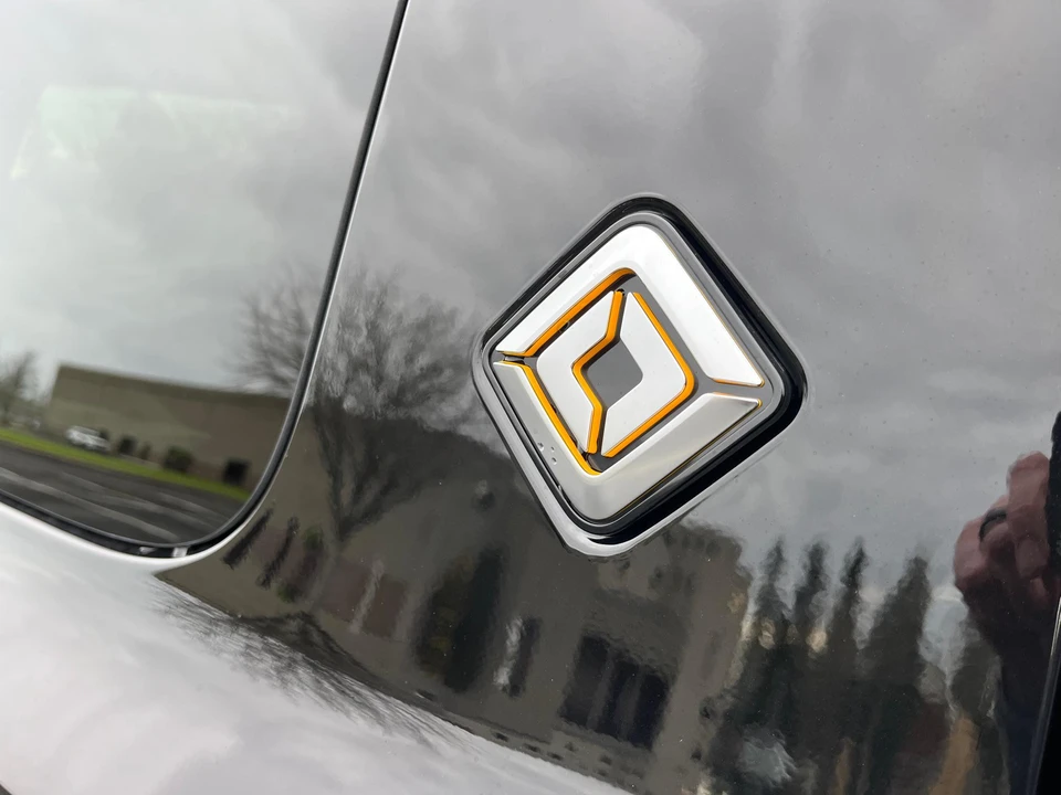 2022 Rivian R1S - Image 22 of 31