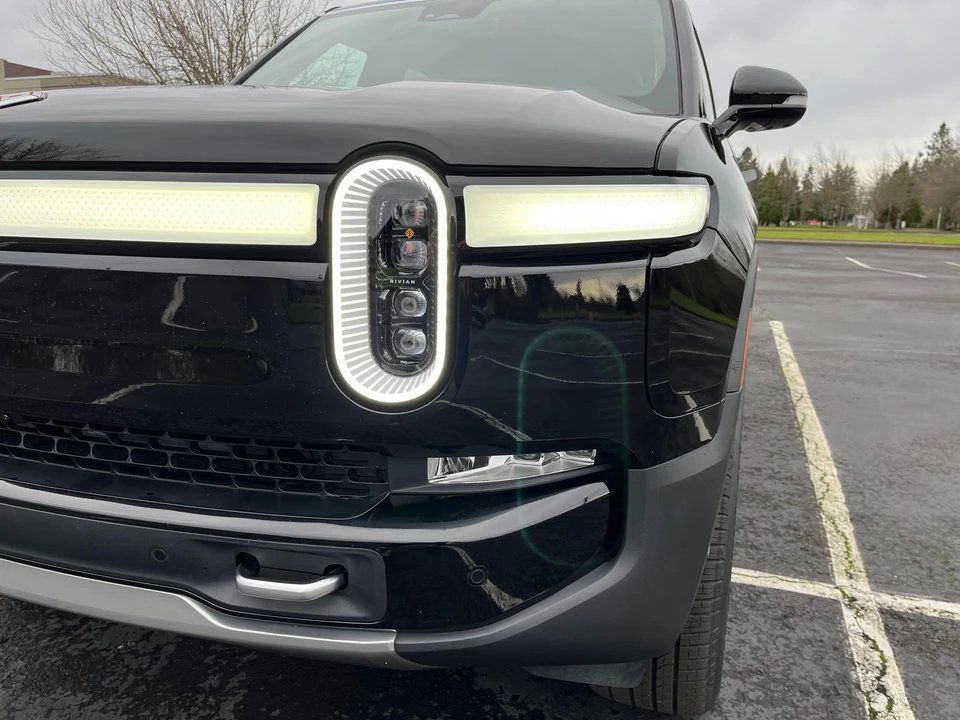 2022 Rivian R1S - Image 19 of 31