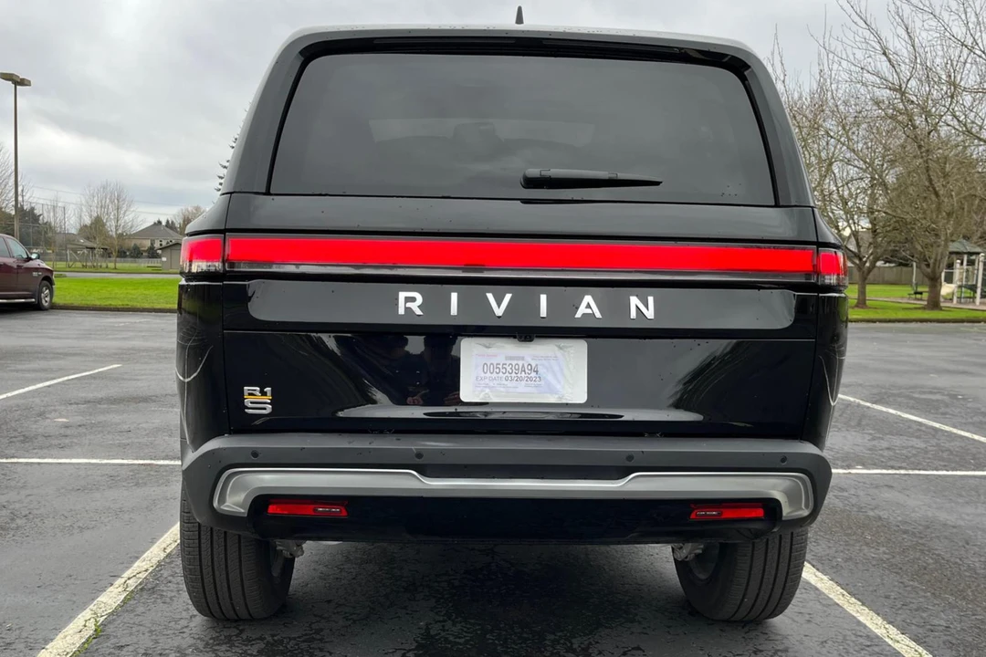2022 Rivian R1S - Image 5 of 31