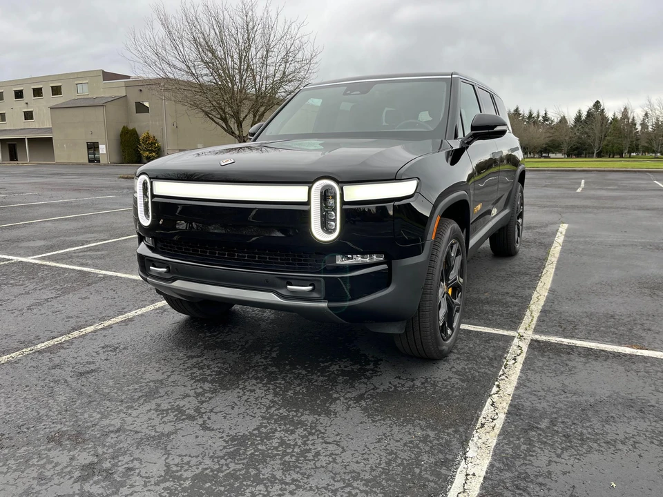2022 Rivian R1S - Image 6 of 31