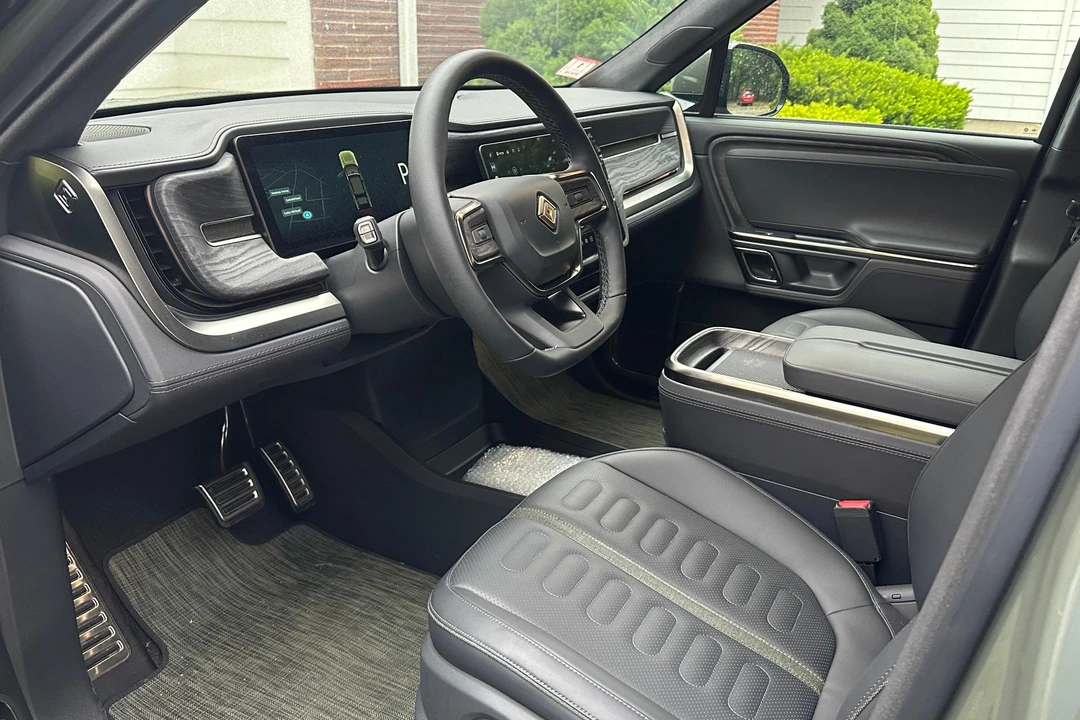 2022 Rivian R1S - Image 27 of 31