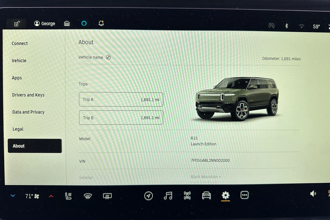 2022 Rivian R1S - Image 30 of 31