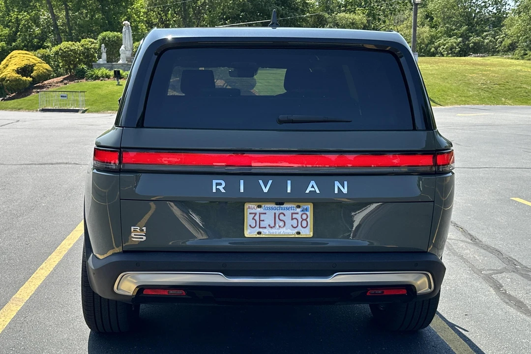 2022 Rivian R1S - Image 5 of 31