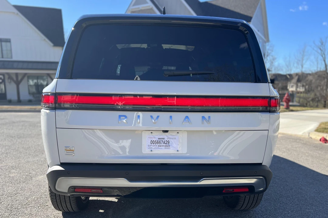 2022 Rivian R1S - Image 5 of 31