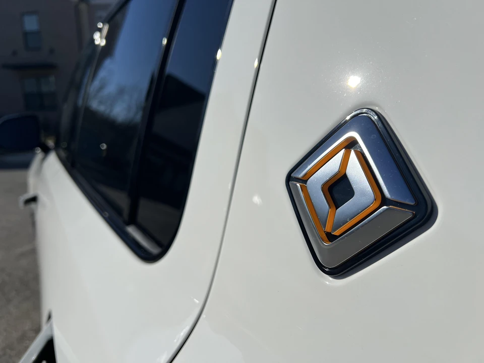 2022 Rivian R1S - Image 25 of 31
